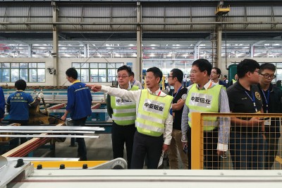 2017年11月5日，参观中亚铝业生产车间。