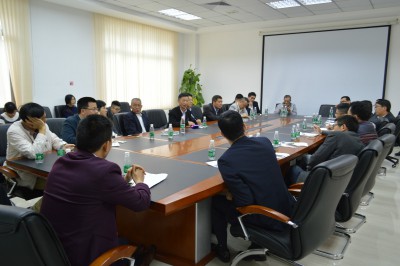 2017年2月7日，佛山市南海区铝型材行业协会带领专家、企业代表团到广东国耀铝业有限公司举行新春团拜座谈活动。