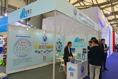 2017年11月7日。南海铝协组织会员企业参加在上海举行的中国国际门窗幕墙博览会暨中国国际建筑系统及材料博览会。