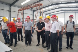 2018年9月21日， 铝加工专委会组织到河北坤达铝业进行学习交流。